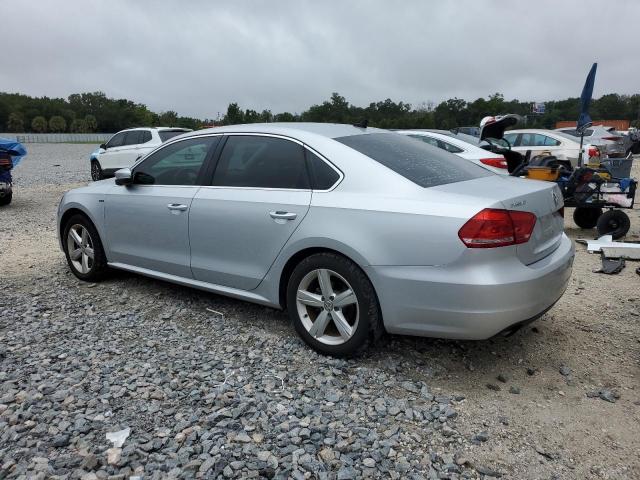 2015 VOLKSWAGEN PASSAT S 1VWAS7A34FC111333