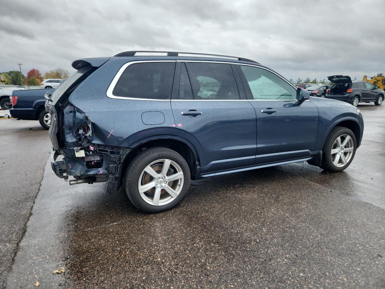 VOLVO XC90 T8 MOMENTUM