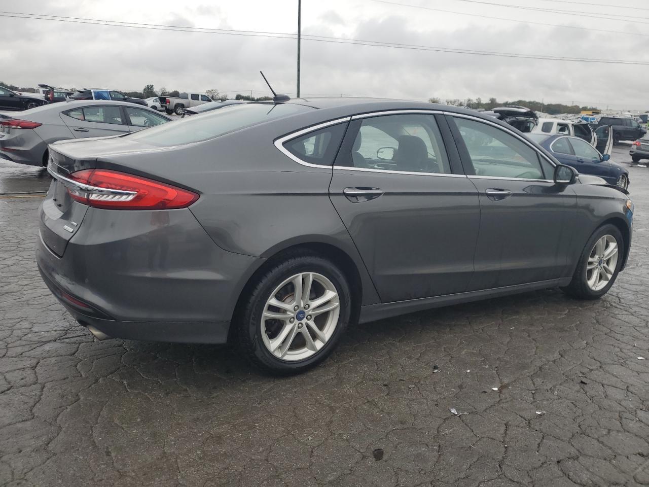 FORD FUSION SE