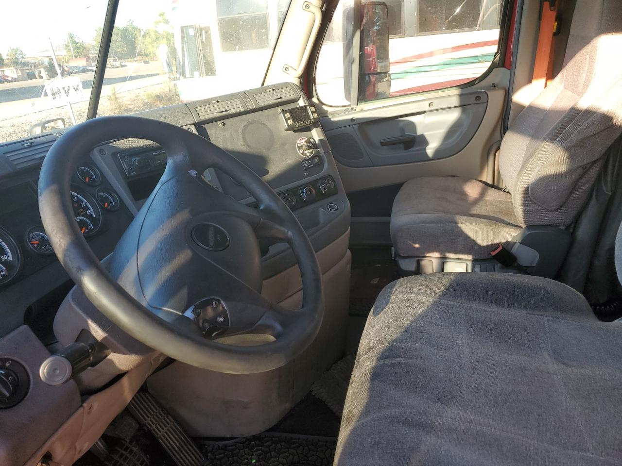 Lot #3266717386 2016 FREIGHTLINER CASCADIA 1