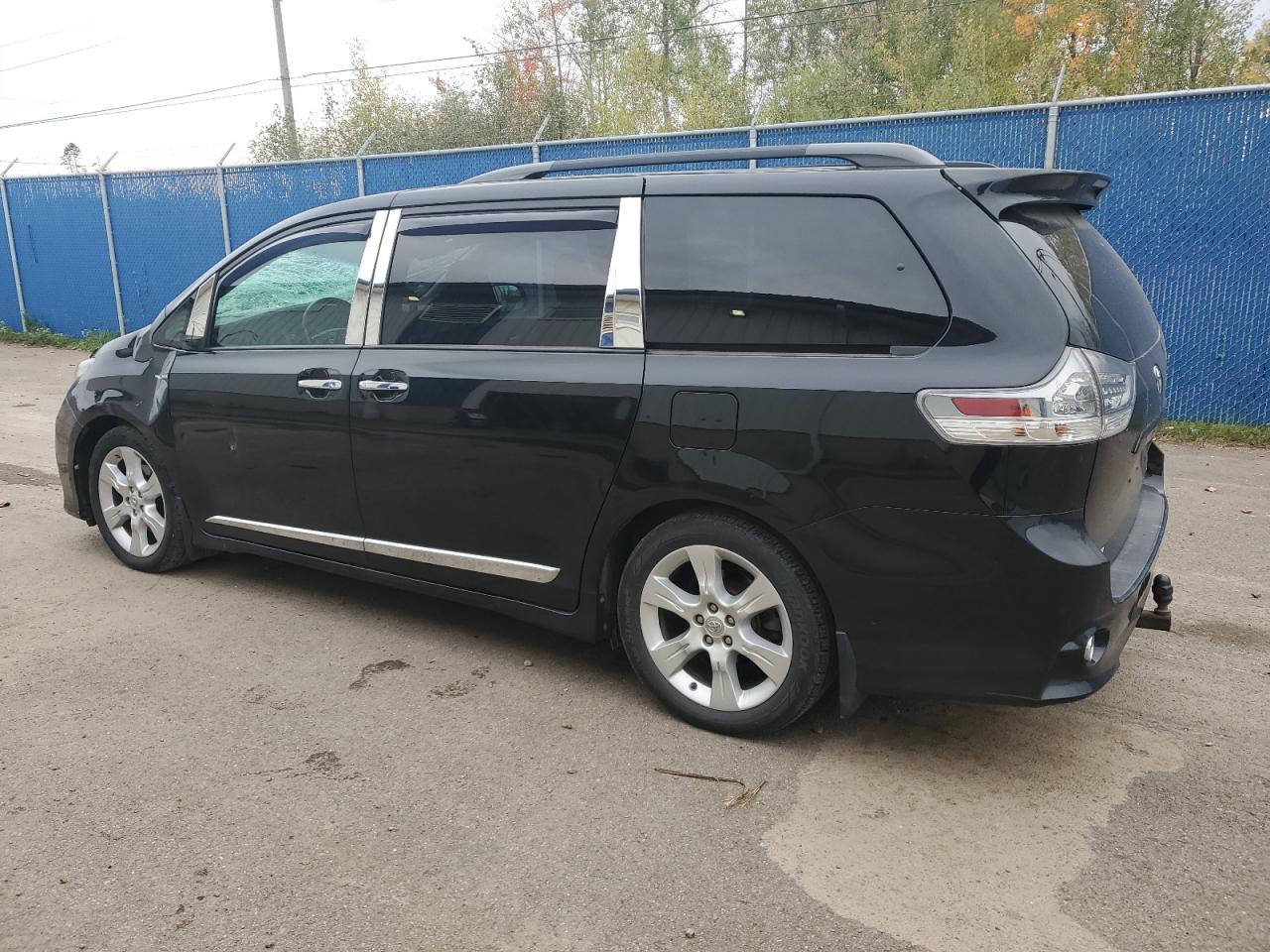 TOYOTA SIENNA SPORT