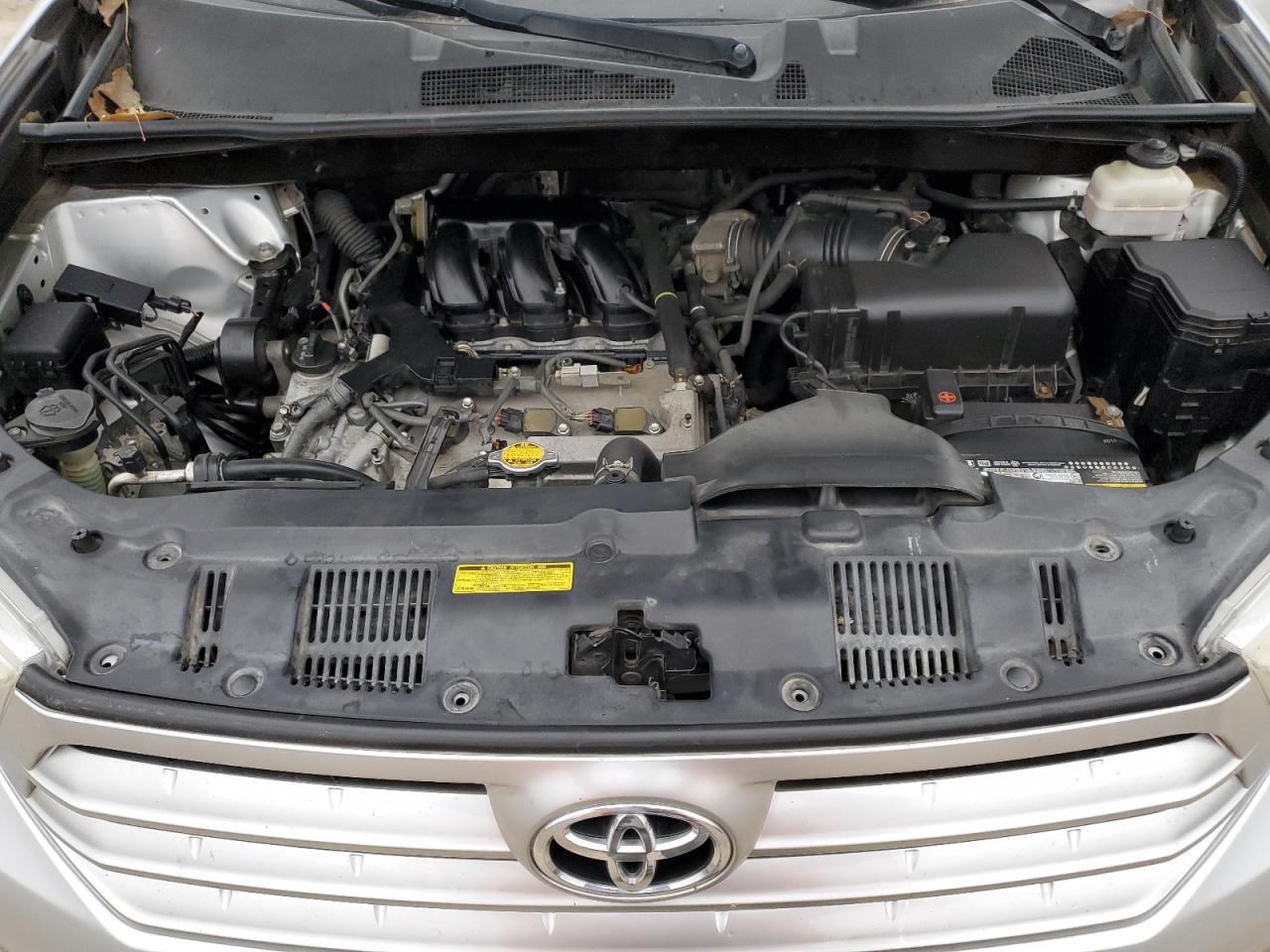 TOYOTA HIGHLANDER BASE