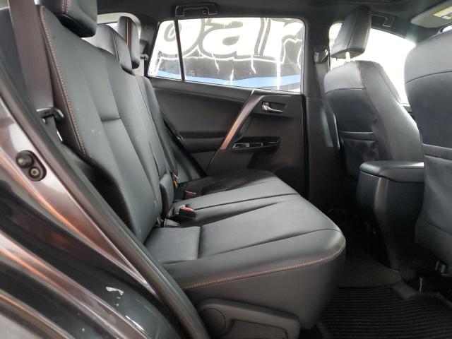 2018 TOYOTA RAV4 SE JTMNFREV7JJ179002