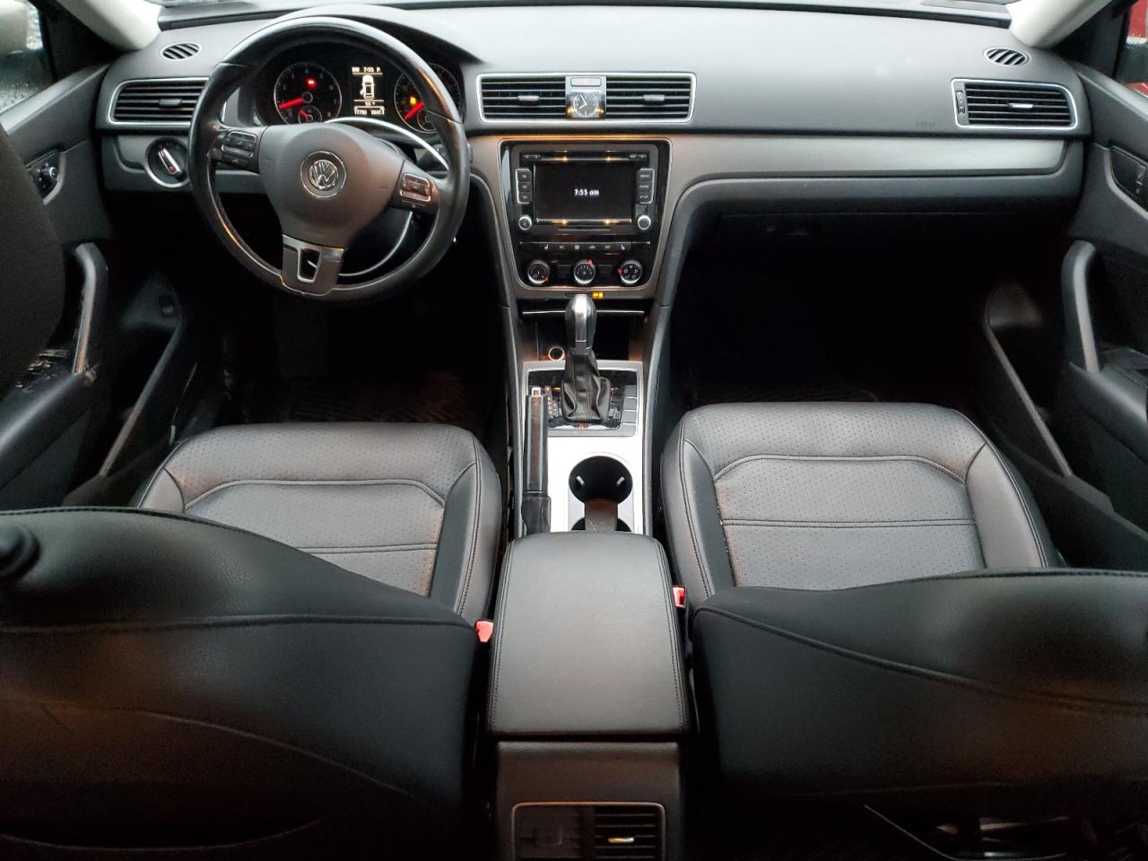 VOLKSWAGEN PASSAT SE