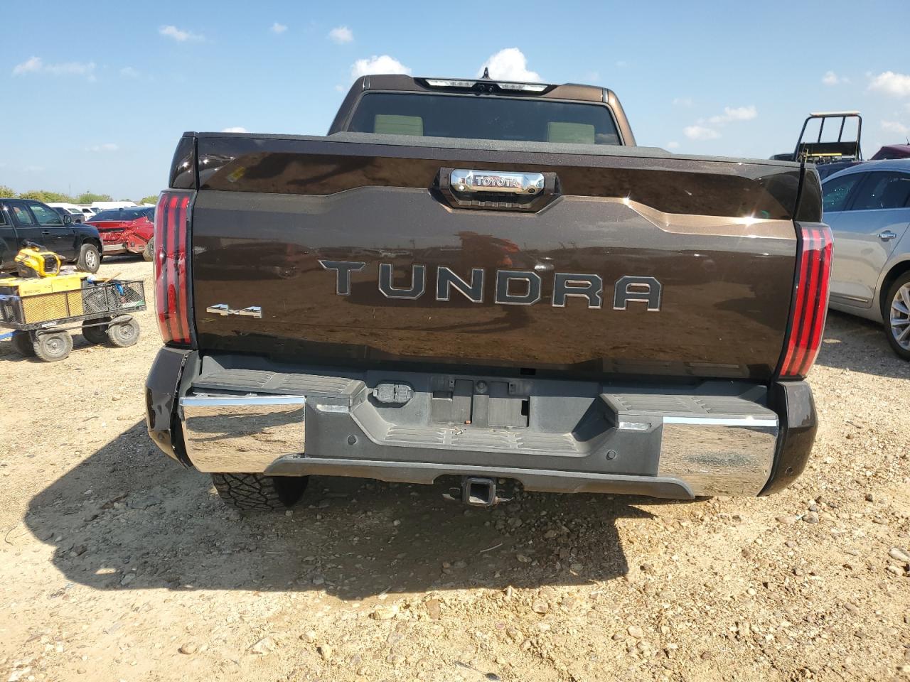 TOYOTA TUNDRA CREWMAX PLATINUM