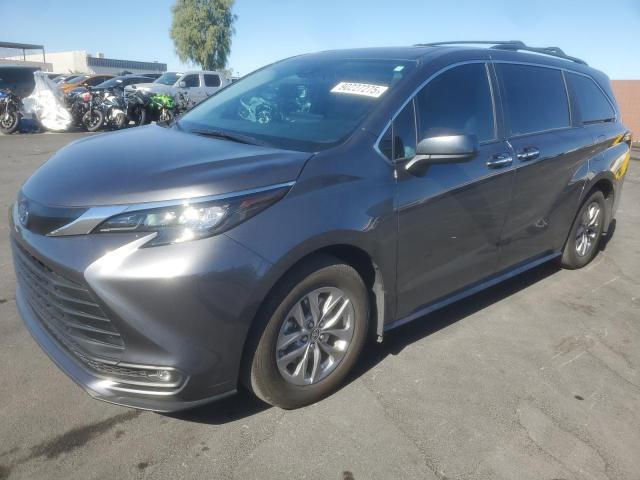 2025 TOYOTA SIENNA XLE #3301964421
