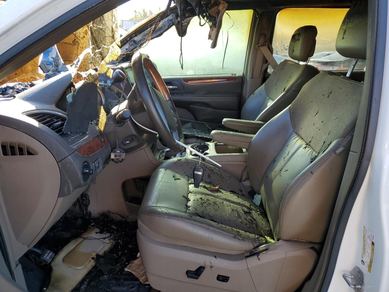 CHRYSLER TOWN & COUNTRY LIMITED PLATINUM