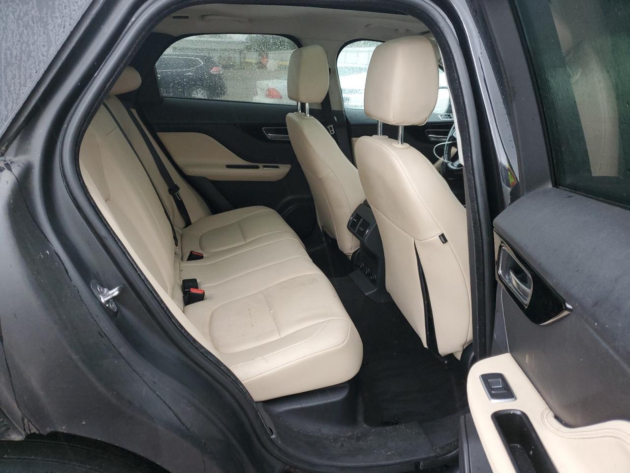 JAGUAR F-PACE PREMIUM