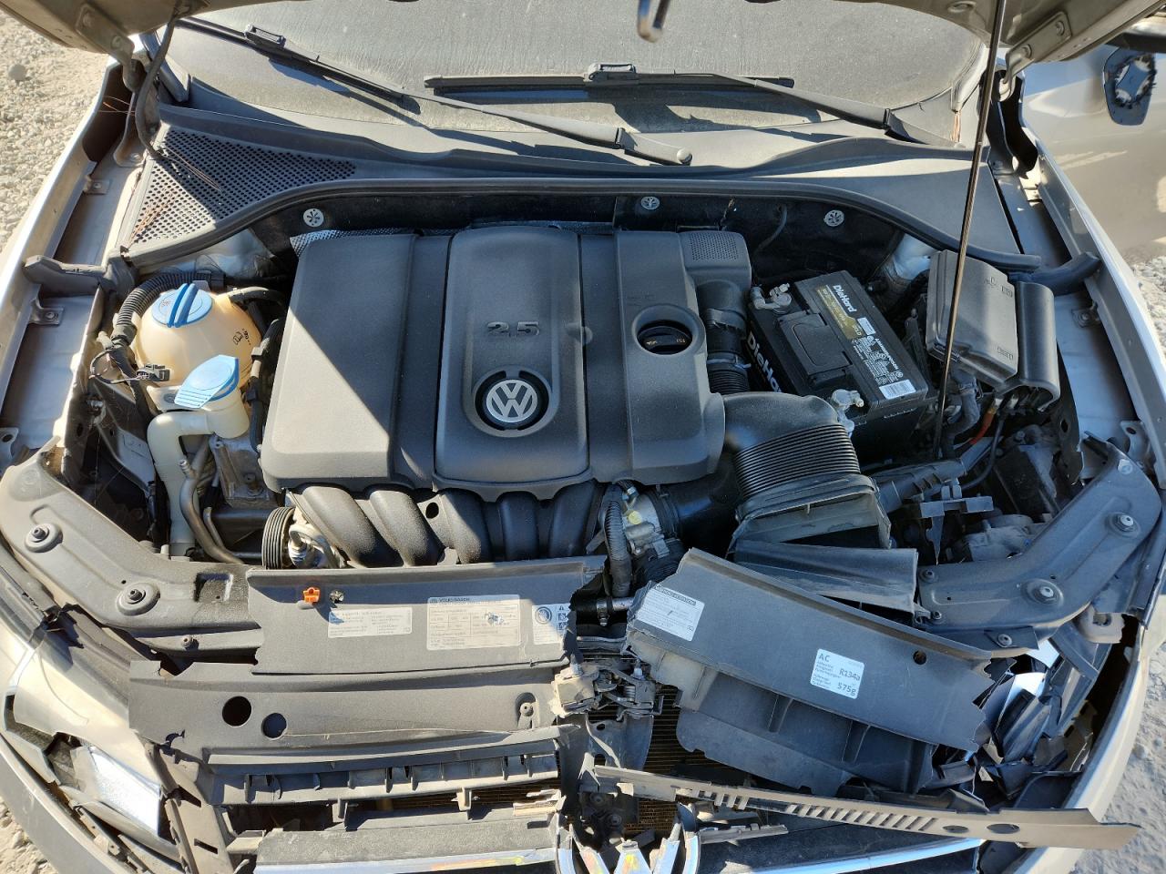 VOLKSWAGEN PASSAT SE