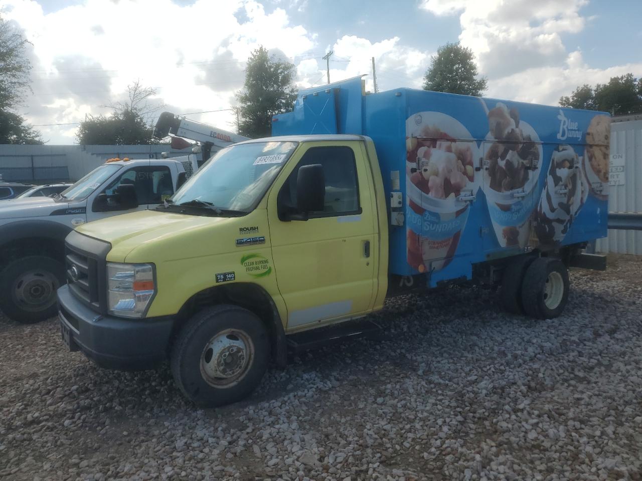 FORD ECONOLINE E450 SUPER DUTY CUTAWAY VAN