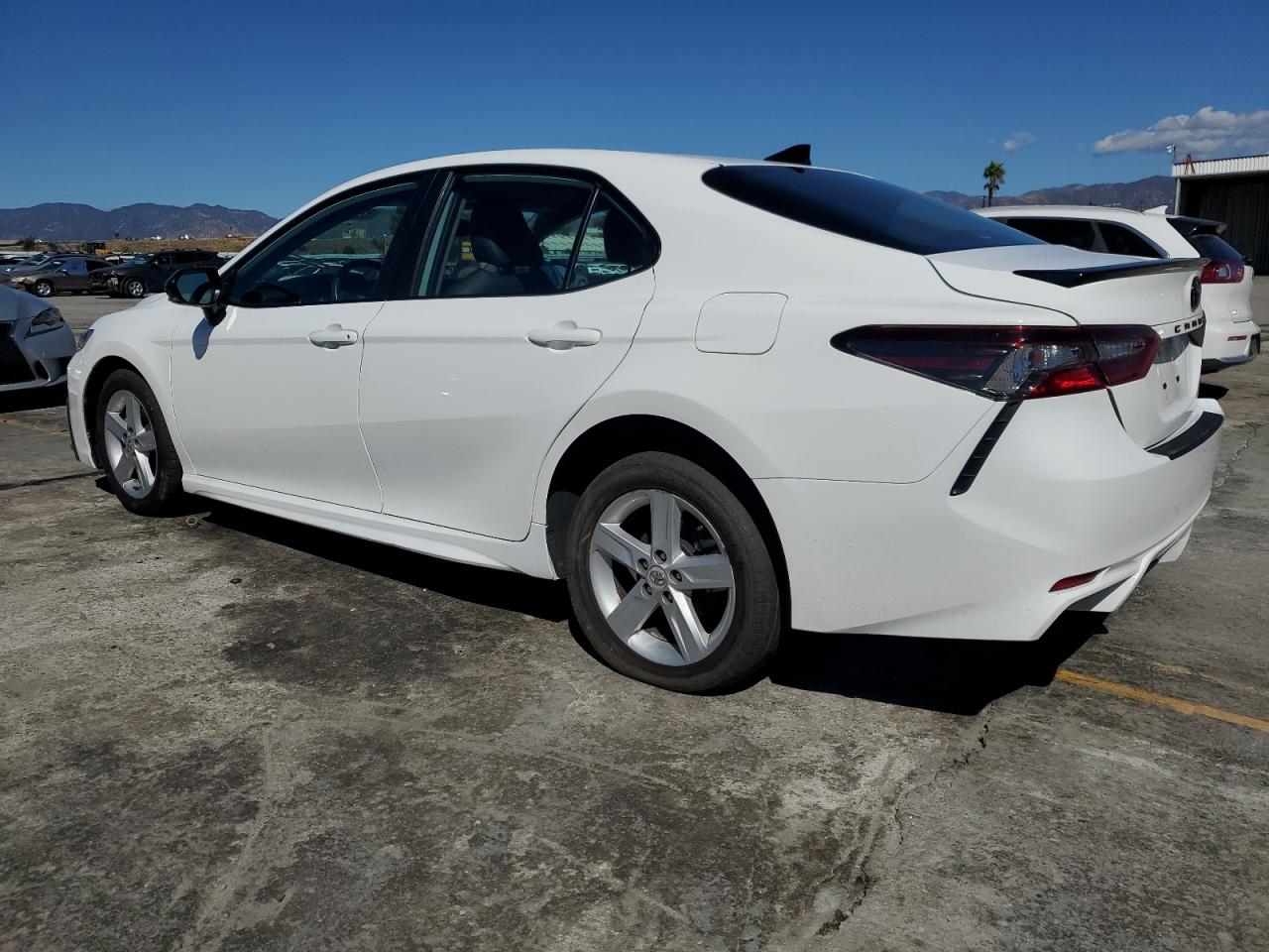 TOYOTA CAMRY SE NIGHT SHADE