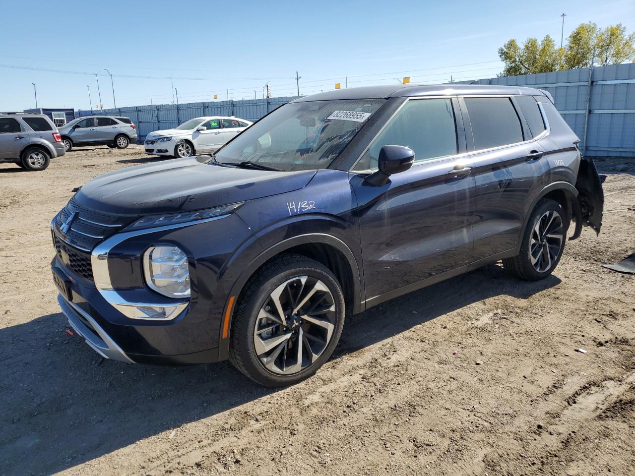 MITSUBISHI OUTLANDER SE