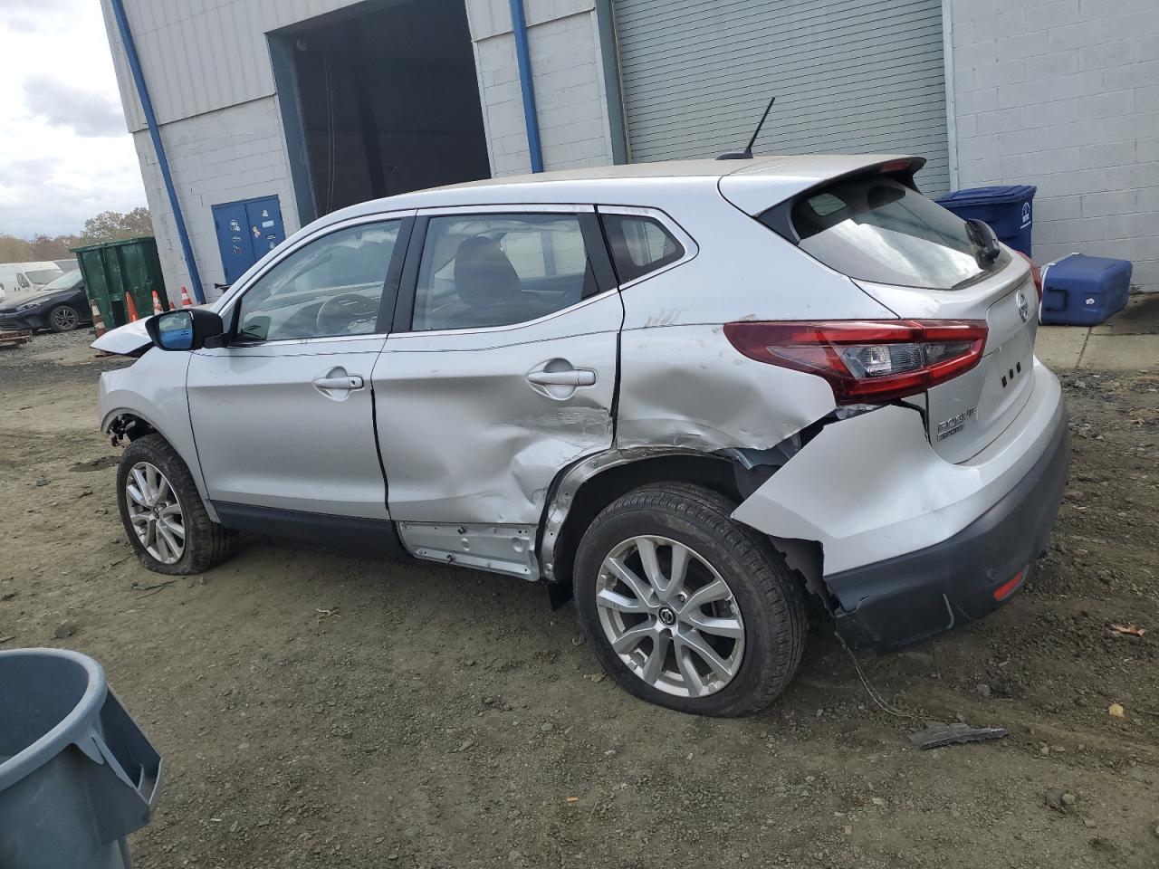 NISSAN ROGUE SPORT S