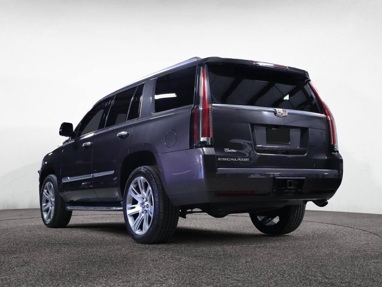 CADILLAC ESCALADE LUXURY