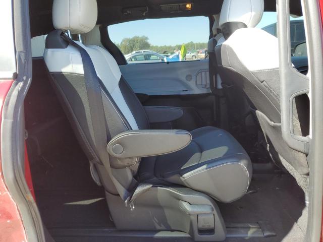 2025 TOYOTA SIENNA XSE - 5TDDRKEC5SS265177