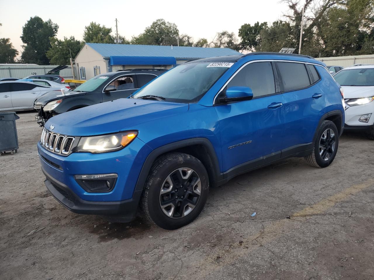 Lot #3289098368 2017 JEEP COMPASS LA