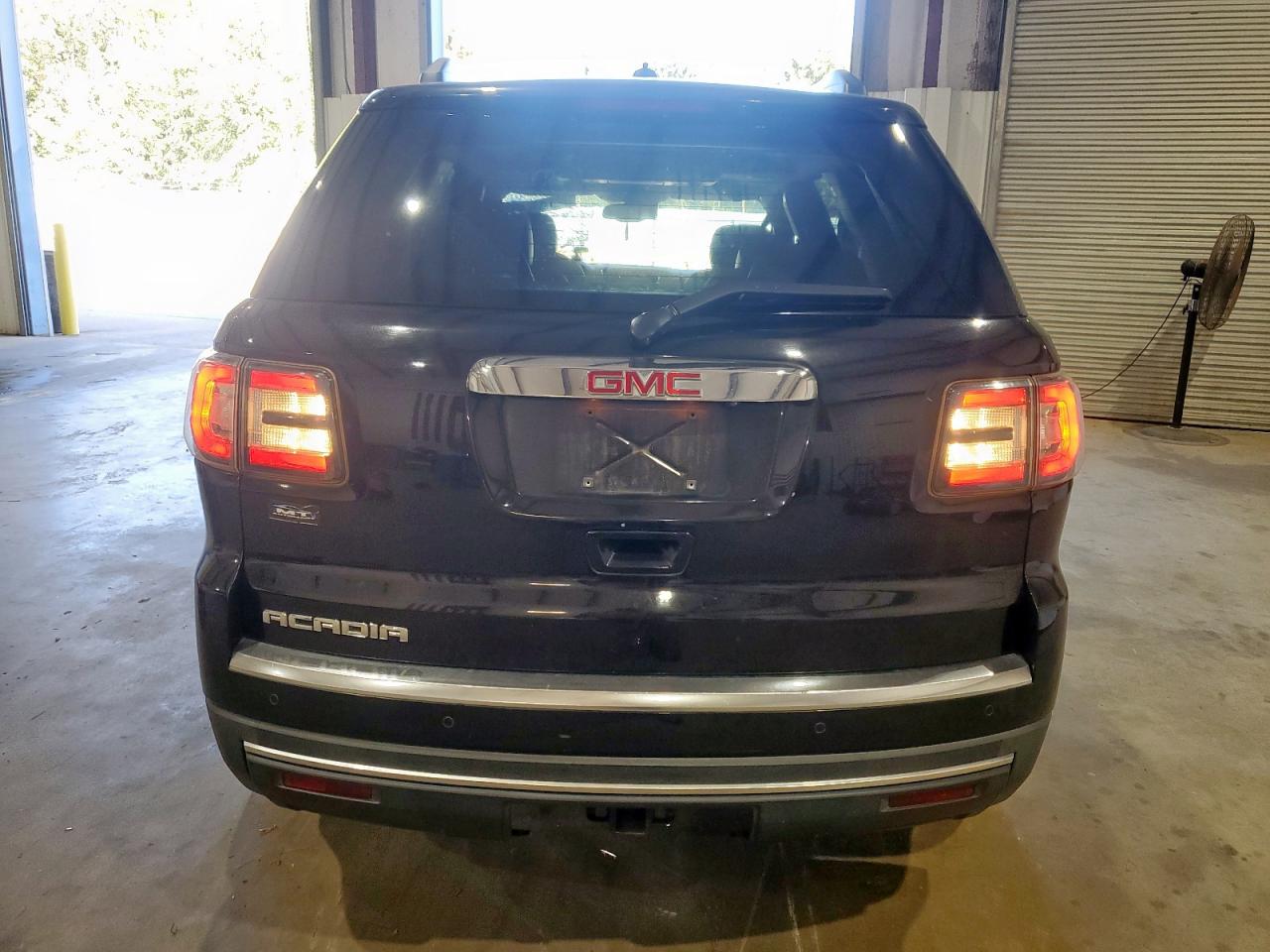 GMC ACADIA SLT-1