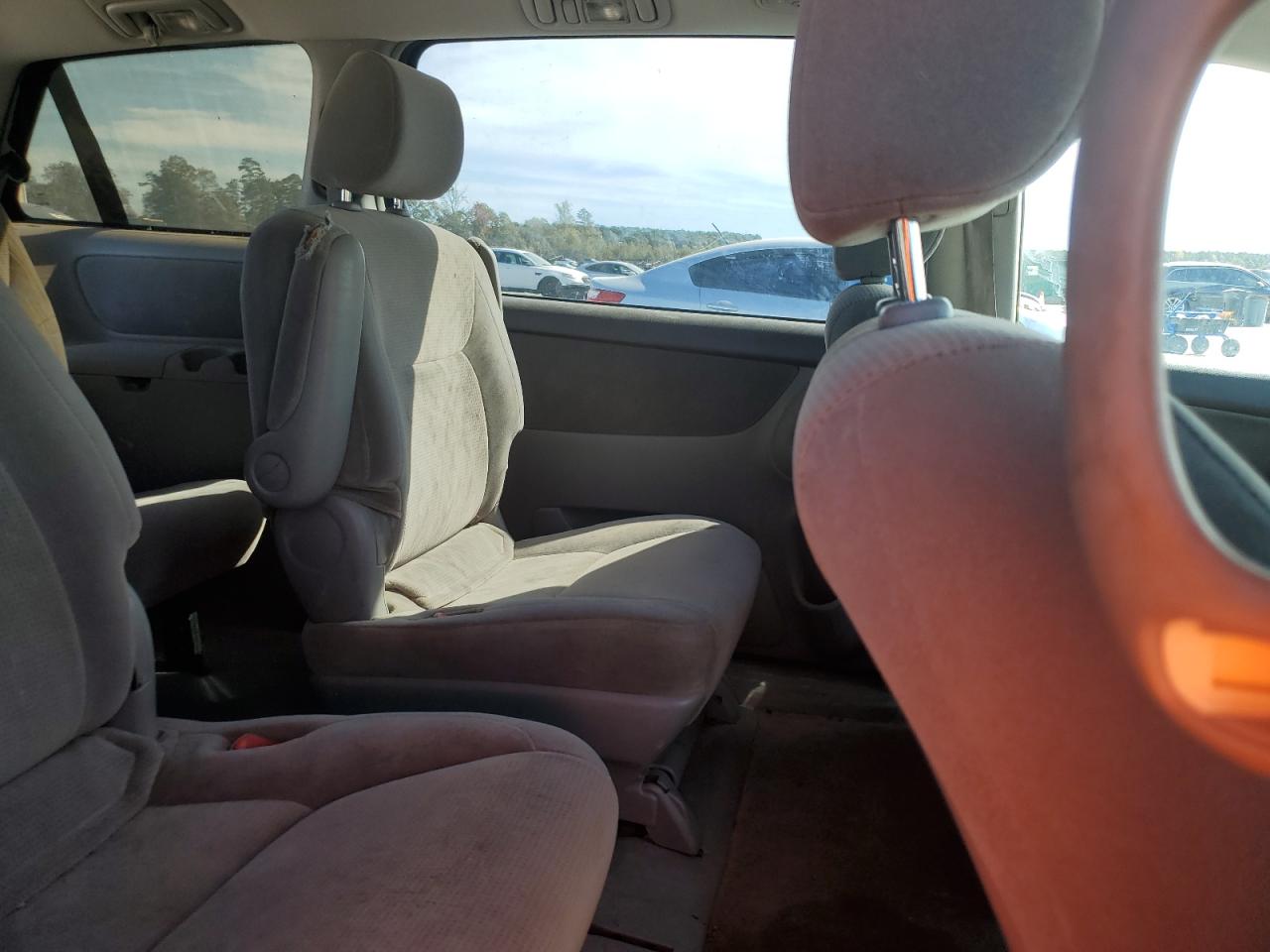 Lot #3284830521 2004 TOYOTA SIENNA CE