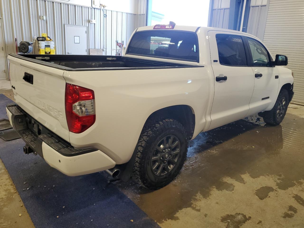 TOYOTA TUNDRA CREWMAX SR5