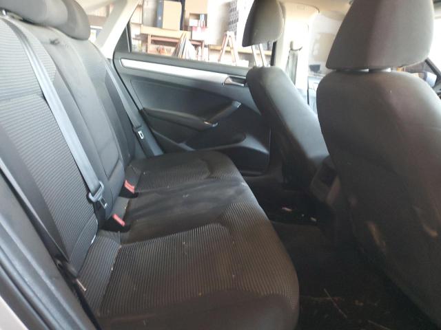 2017 VOLKSWAGEN PASSAT S 1VWAT7A36HC033198