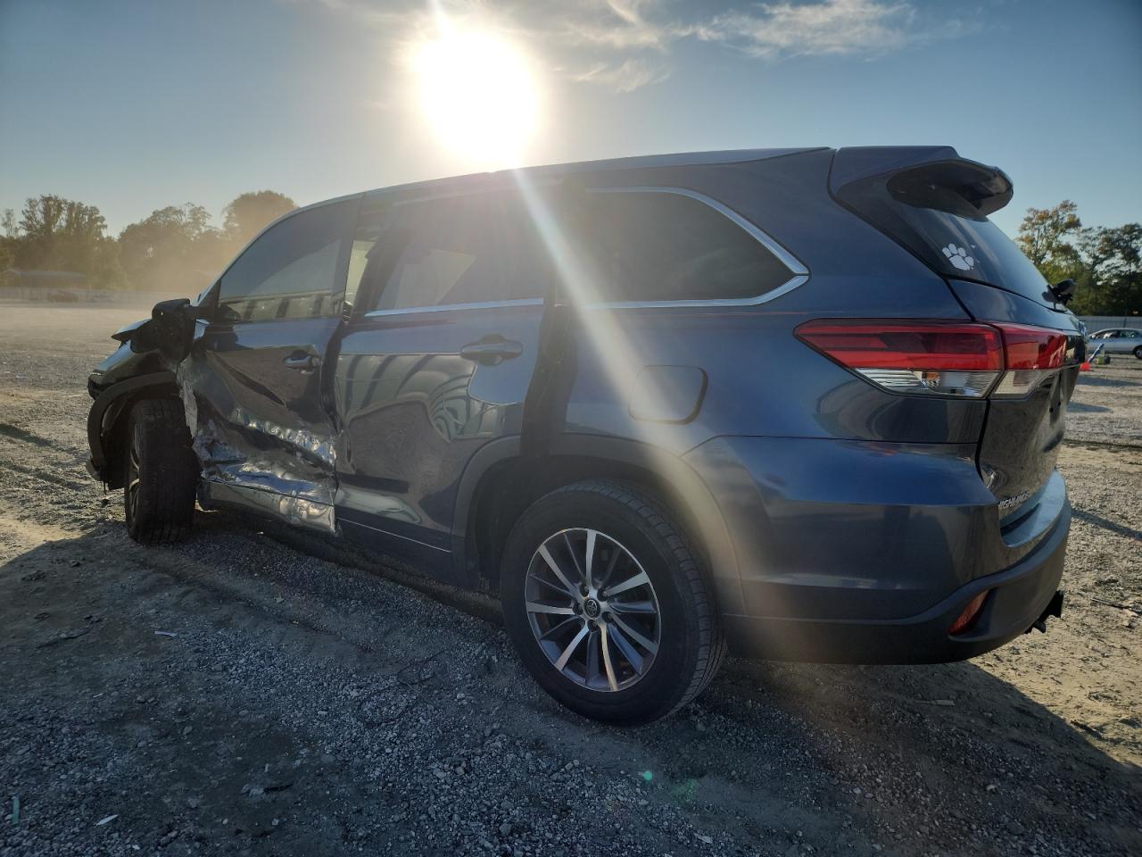 TOYOTA HIGHLANDER SE