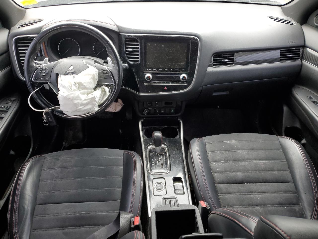 MITSUBISHI OUTLANDER SE