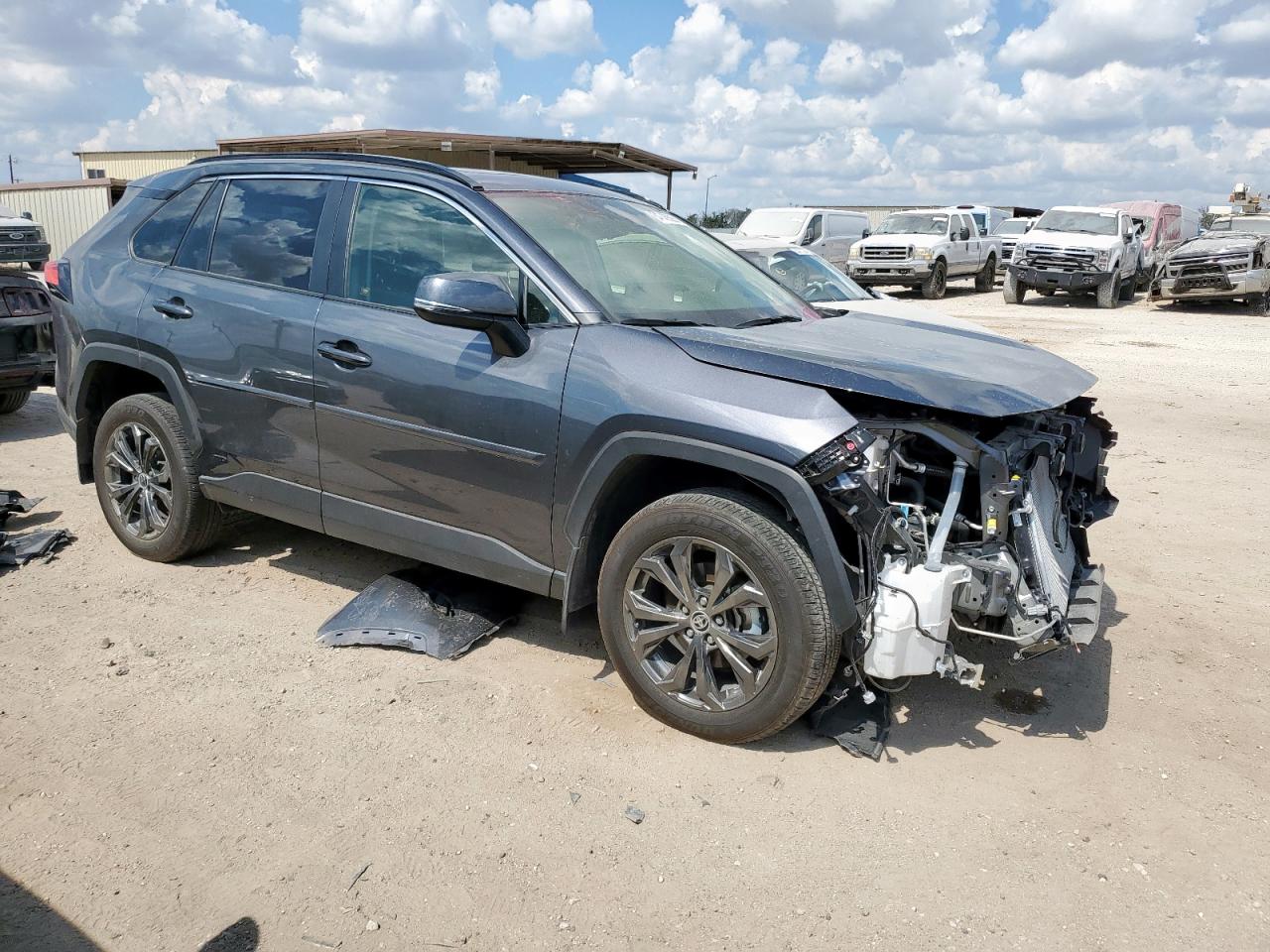 TOYOTA RAV4 XLE PREMIUM