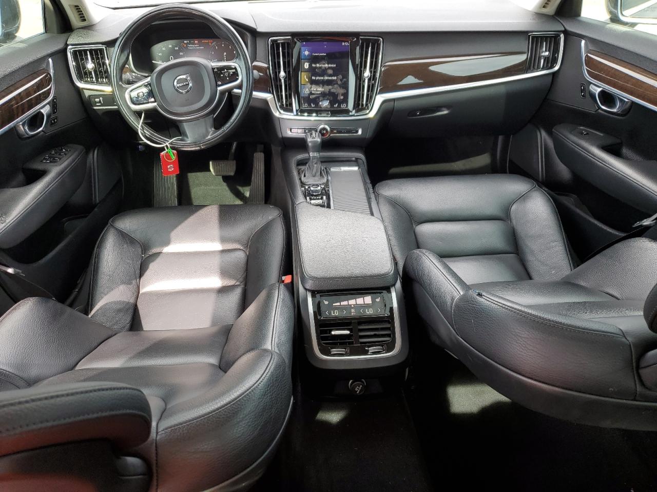 VOLVO S90 T5 MOMENTUM