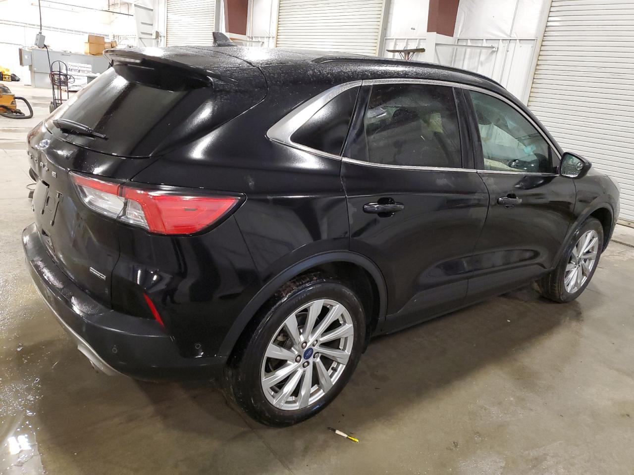 FORD ESCAPE TITANIUM