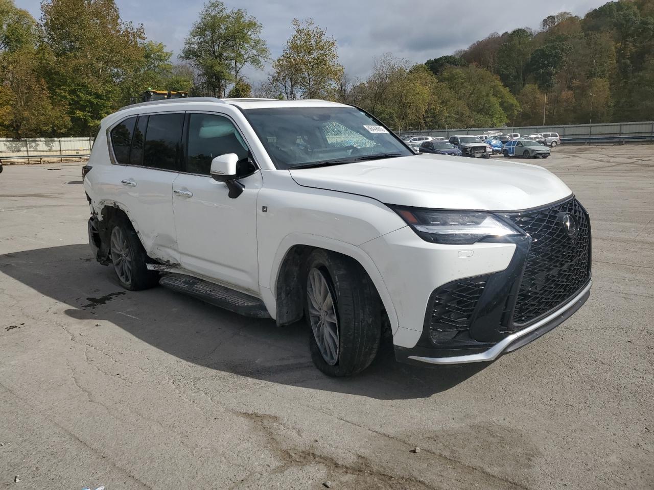 LEXUS LX 600 BASE