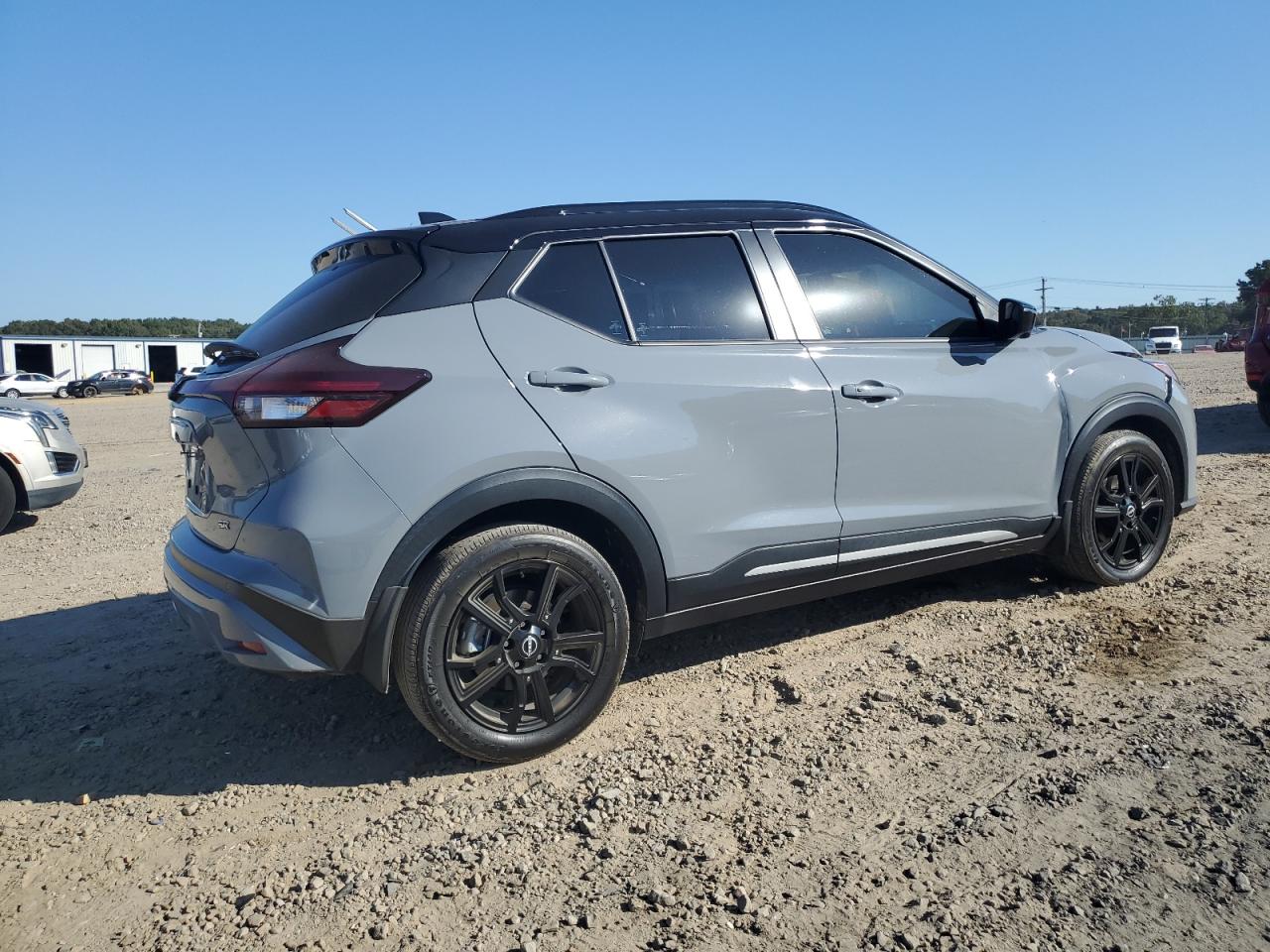 NISSAN KICKS SR
