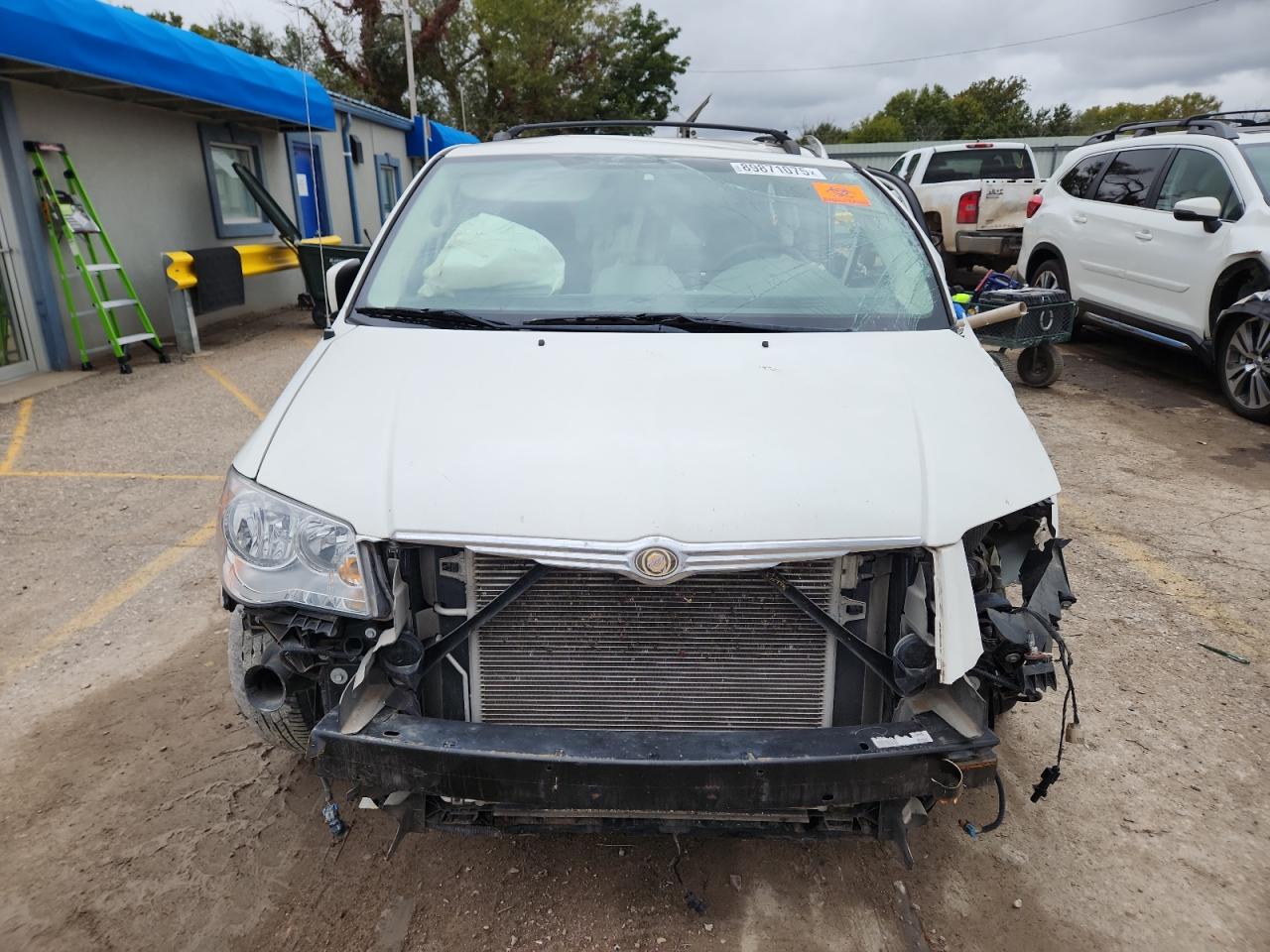 Lot #3298222027 2008 CHRYSLER TOWN & COU