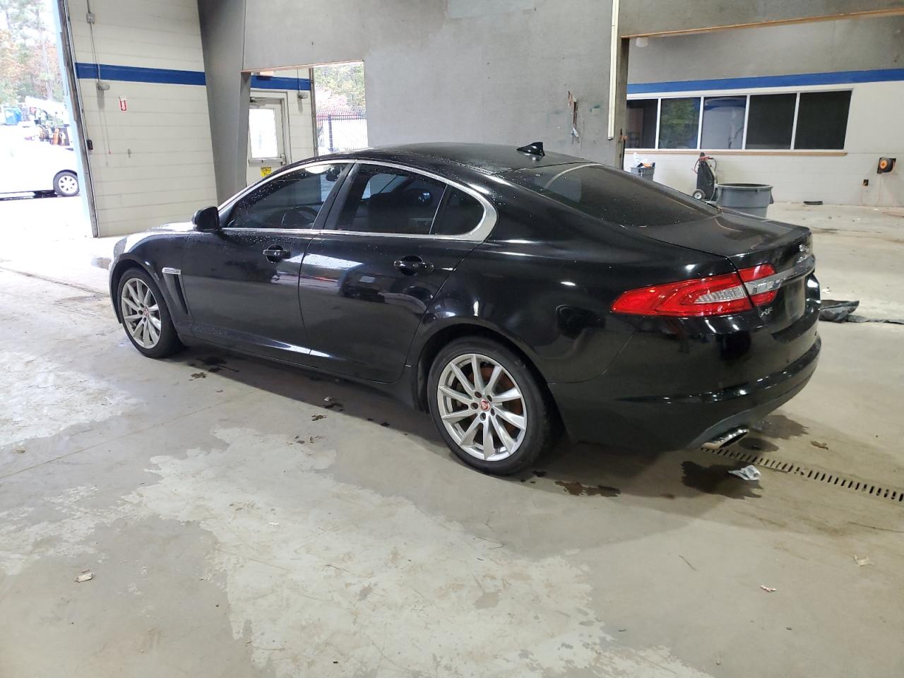 JAGUAR XF 2.0T PREMIUM