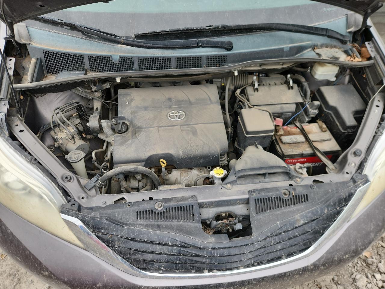 Lot #3283820414 2013 TOYOTA SIENNA LE