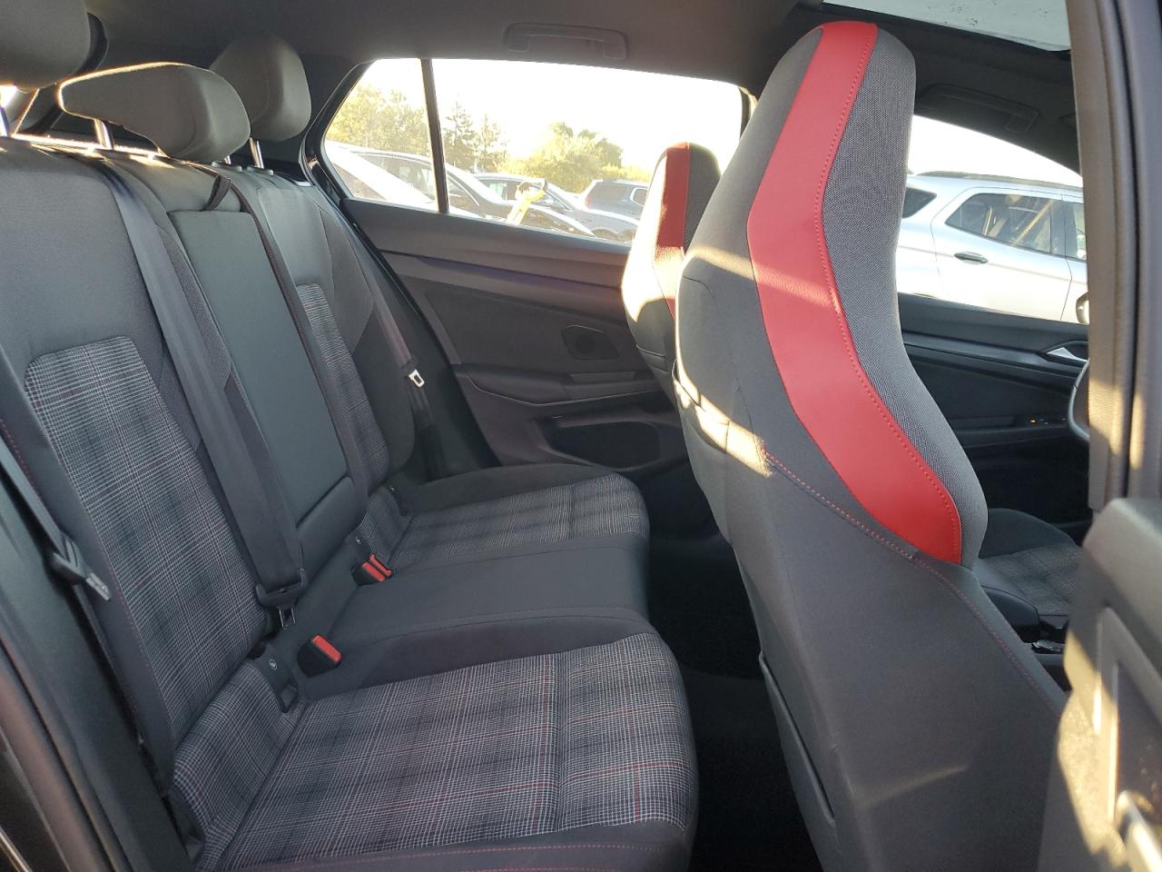 VOLKSWAGEN GOLF GTI SE