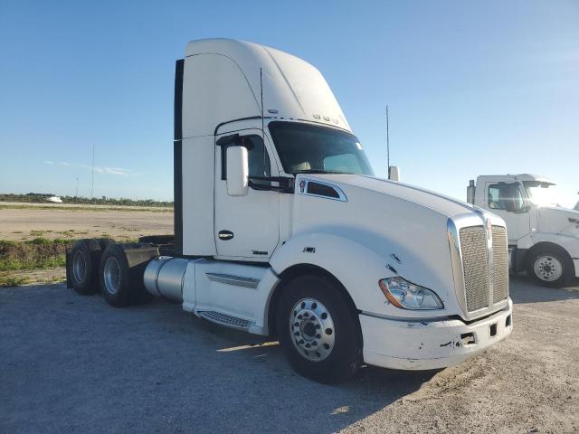 Global Auto Auctions: 2019 KENWORTH CONSTRUCTION T680