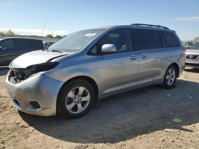 TOYOTA SIENNA LE