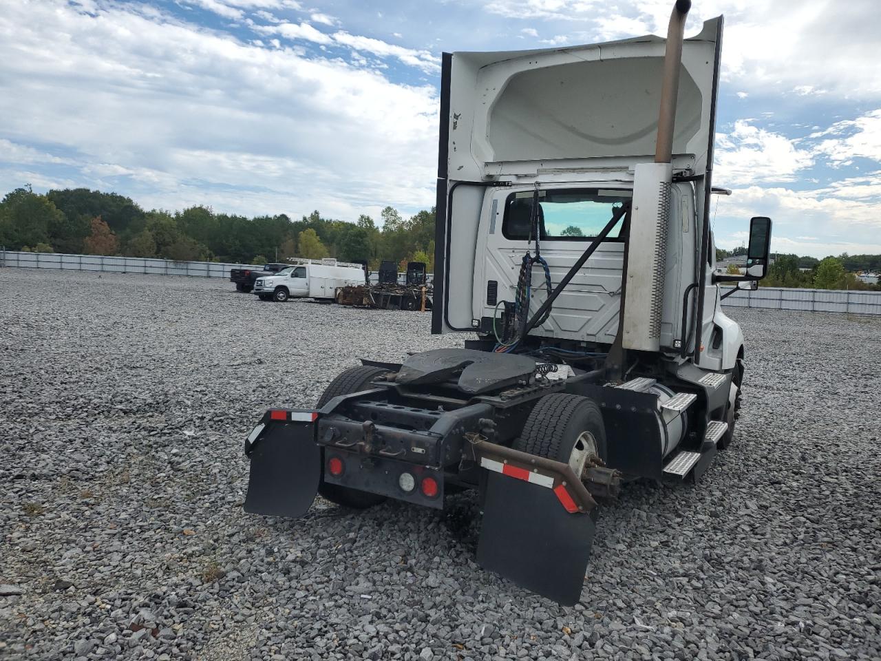 Lot #3279496261 2019 INTERNATIONAL LT625