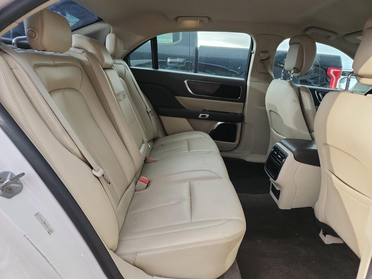 LINCOLN CONTINENTAL PREMIERE