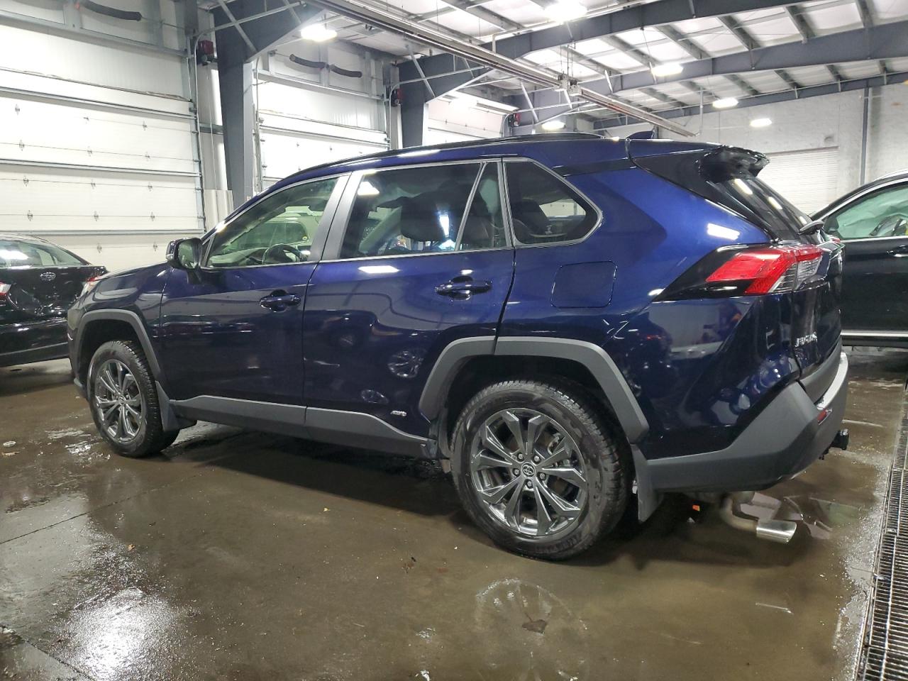 TOYOTA RAV4 XLE PREMIUM