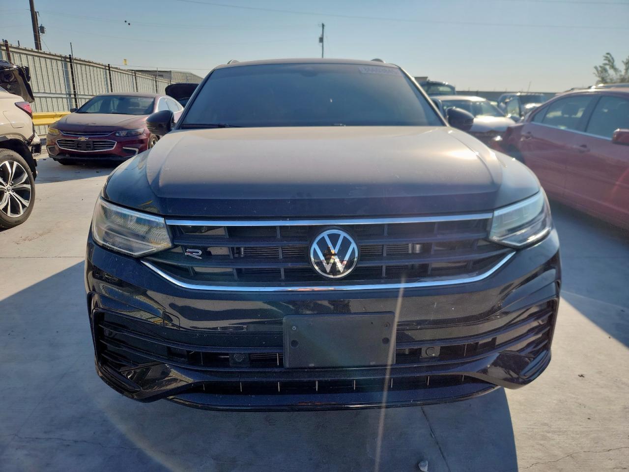 VOLKSWAGEN TIGUAN SE R-LINE BLACK