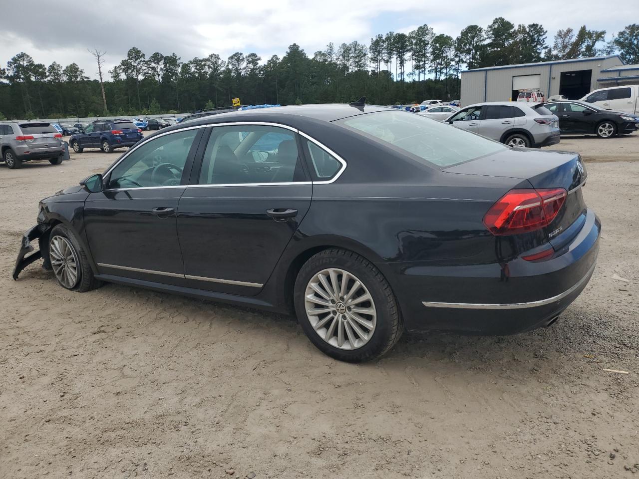 VOLKSWAGEN PASSAT SE