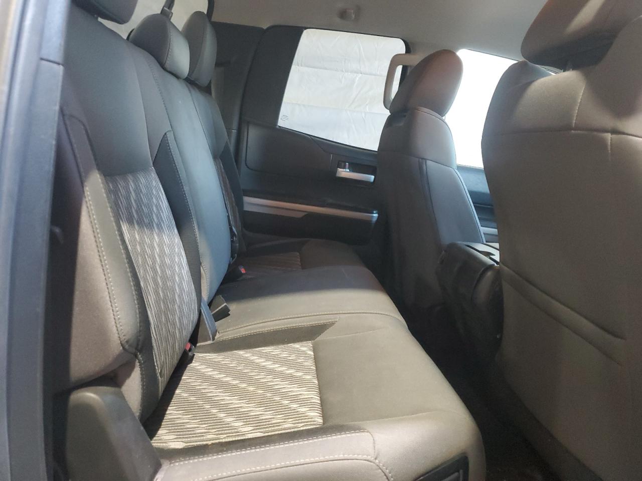 TOYOTA TUNDRA DOUBLE CAB SR