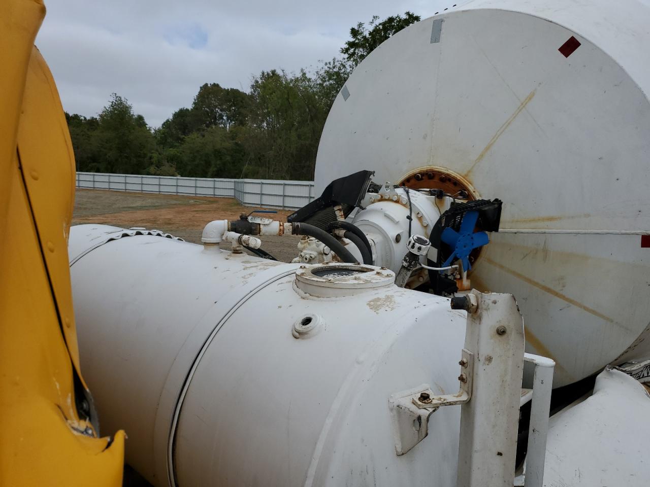 Lot #3264458405 2017 PETERBILT 567