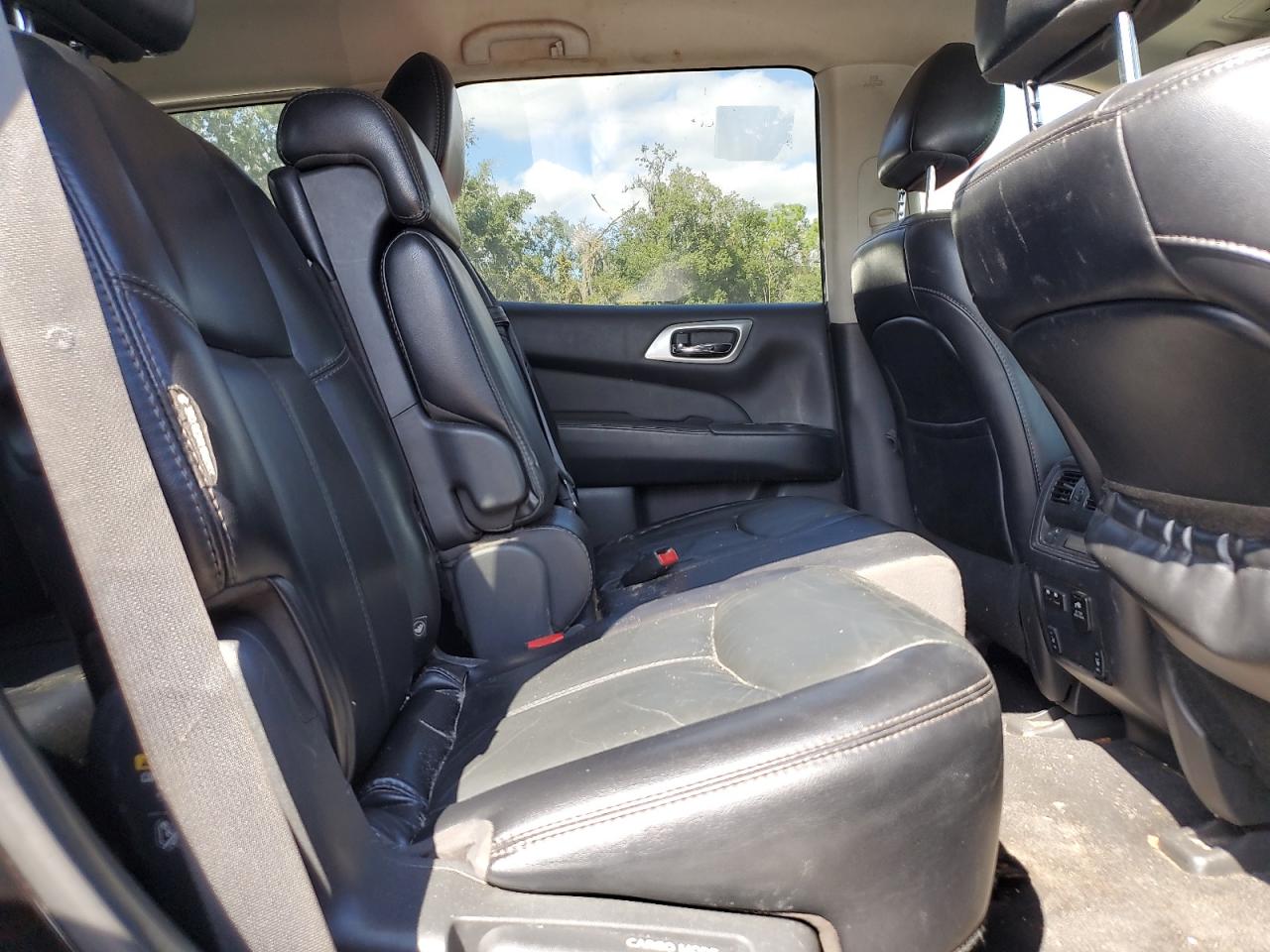 NISSAN PATHFINDER SL