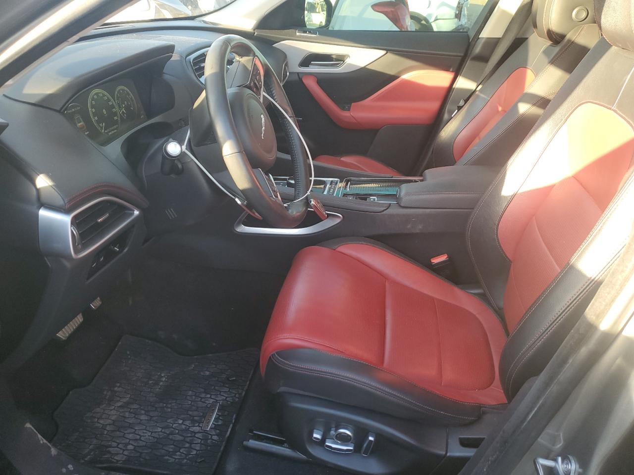 JAGUAR F-PACE R - SPORT