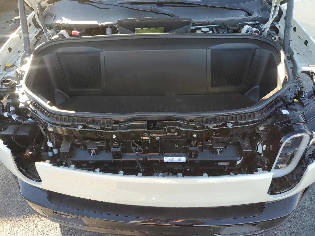 RIVIAN R1S ADVENTURE