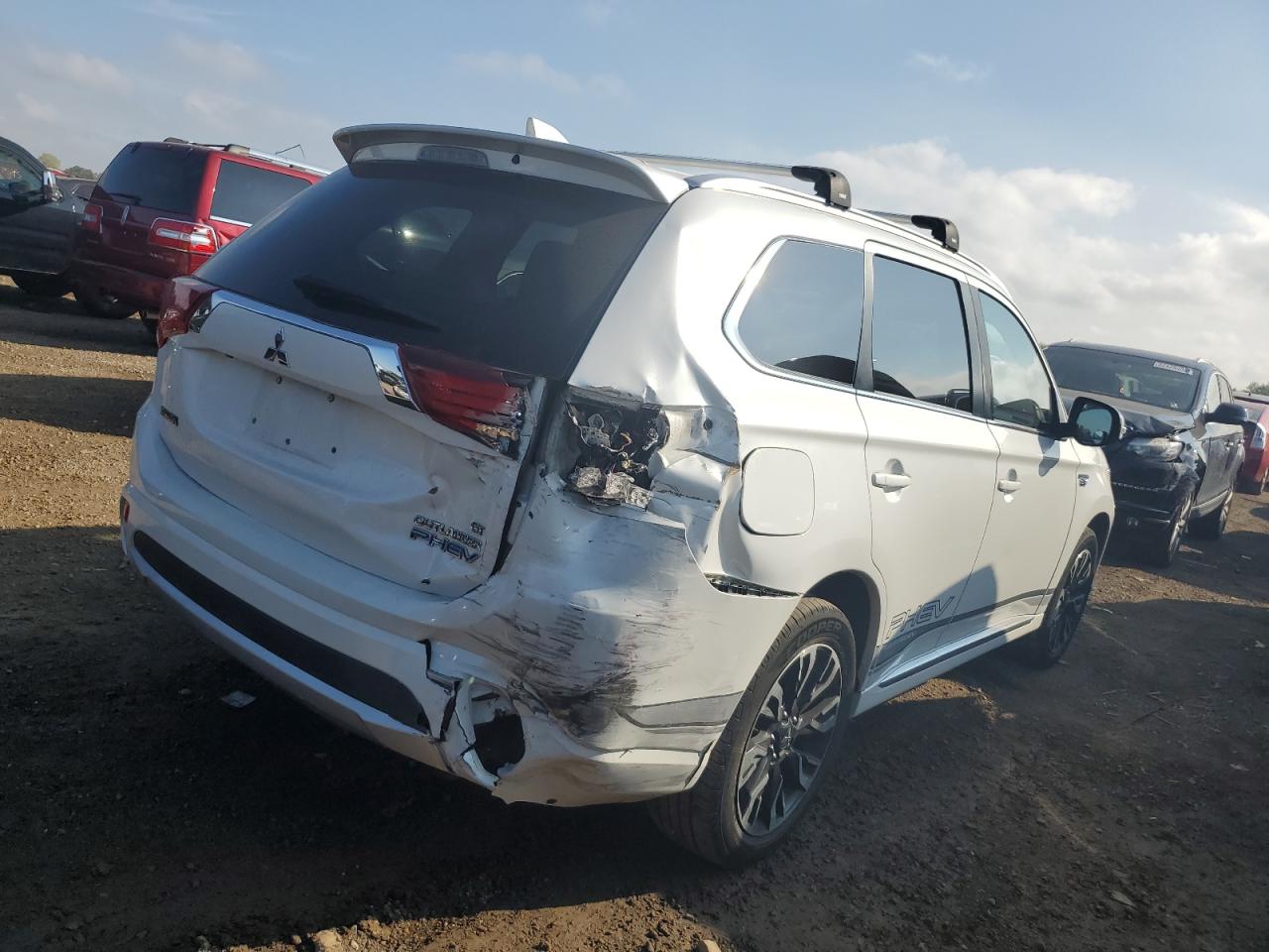 MITSUBISHI OUTLANDER SE