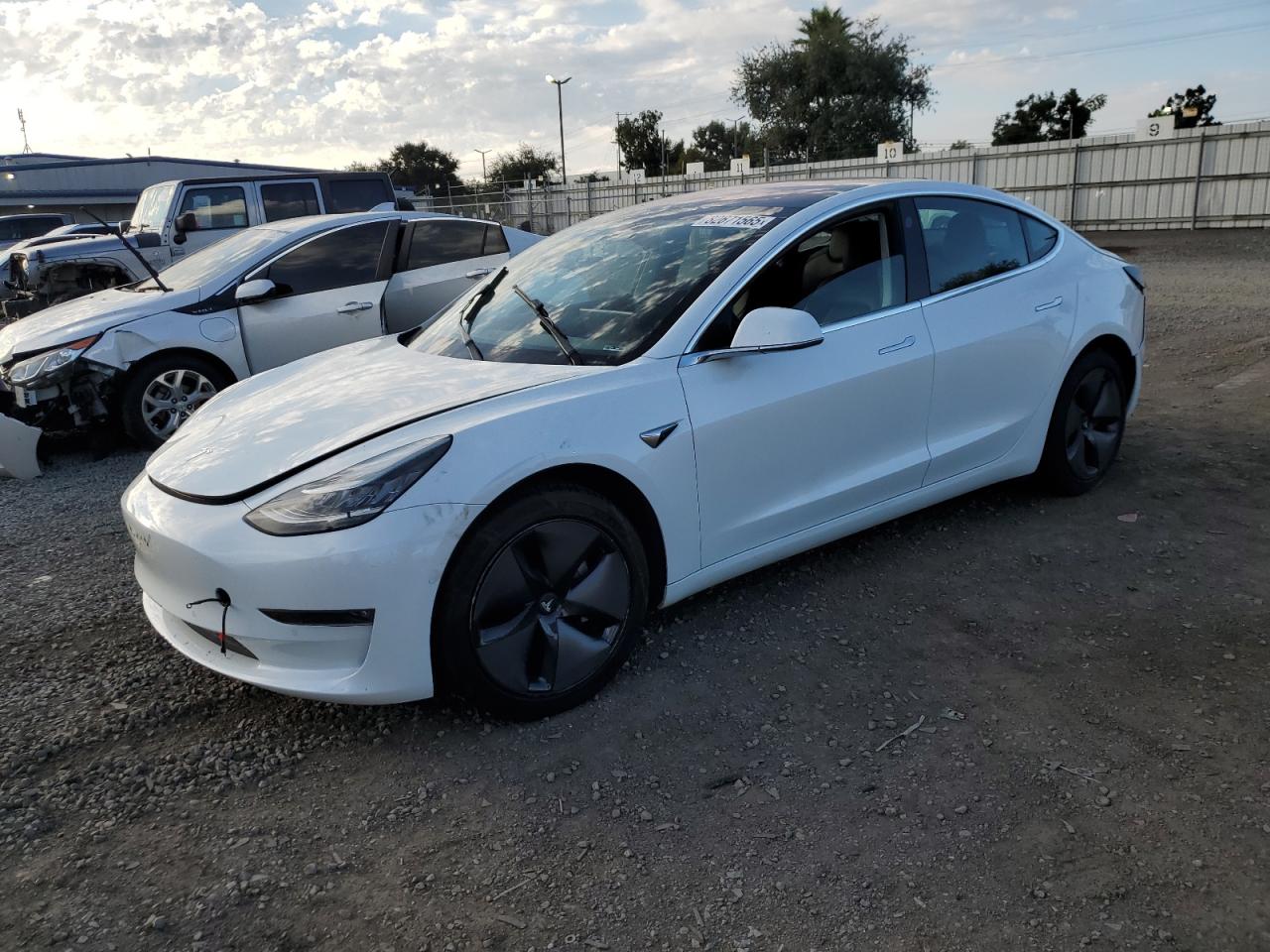 TESLA MODEL 3
