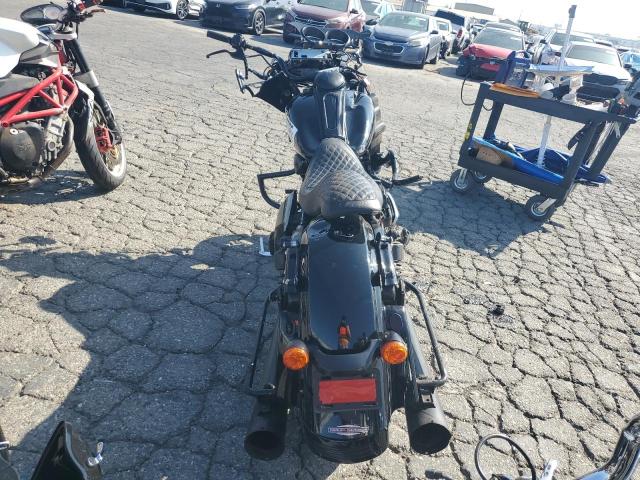 2013 HARLEY-DAVIDSON FLHX STREE 1HD1KBM37DB621145